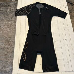 2XU Men’s Light Speed Sleeved Tri Suit - 2022. Sz Large